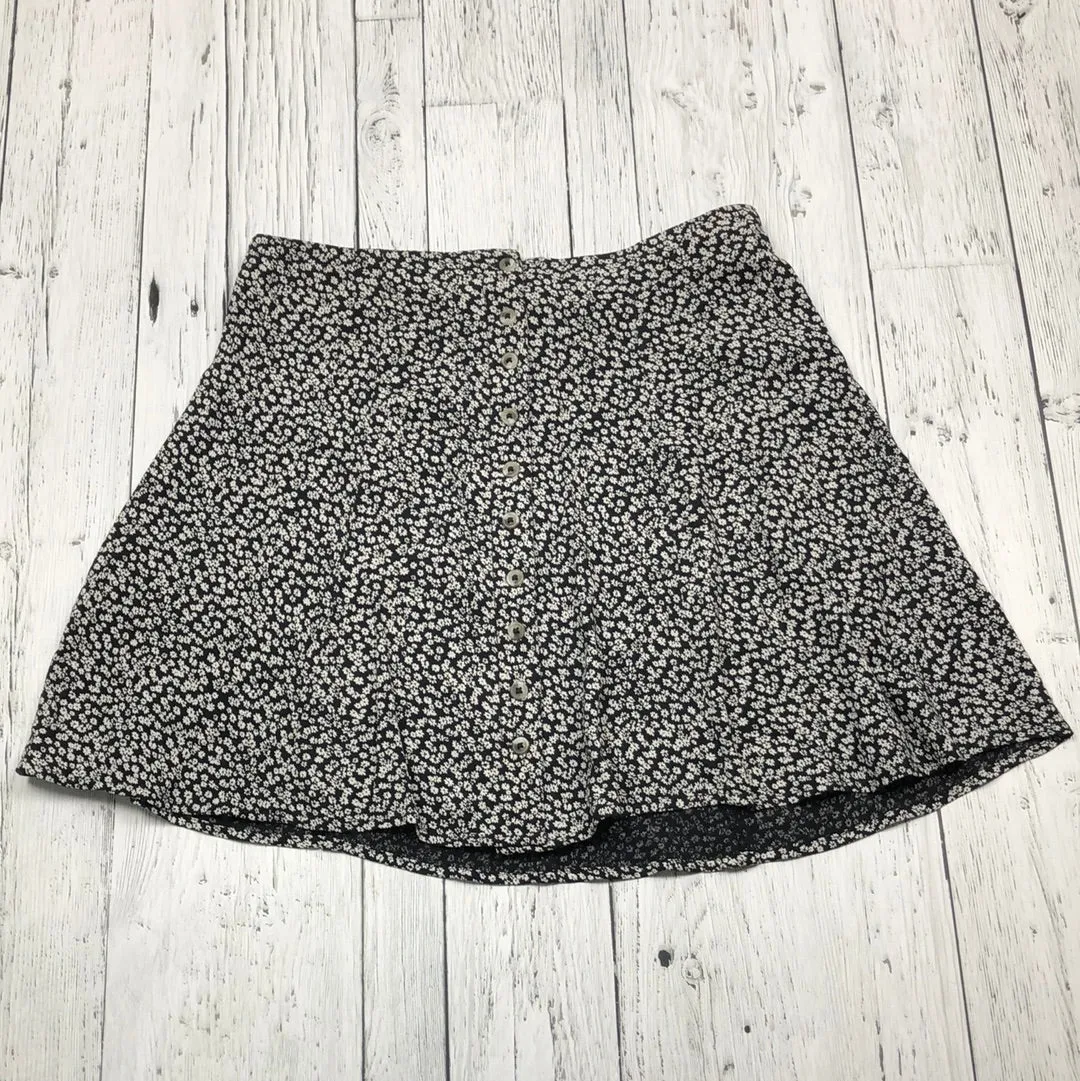 American Eagle Black/White Floral Print Skirt - Hers 6