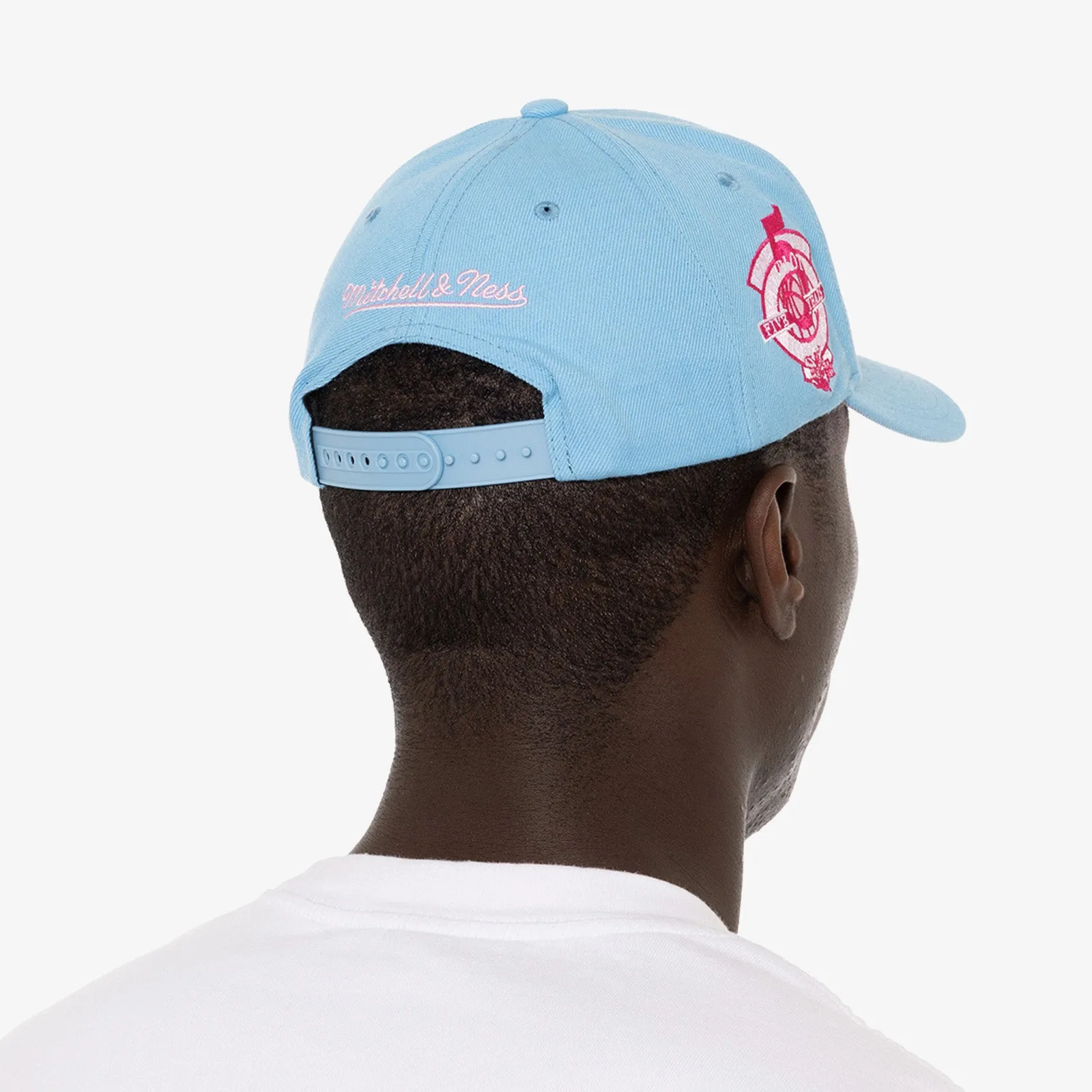 Charlotte Hornets Ice Cream Pro Crown Snapback - Light Blue/Pink