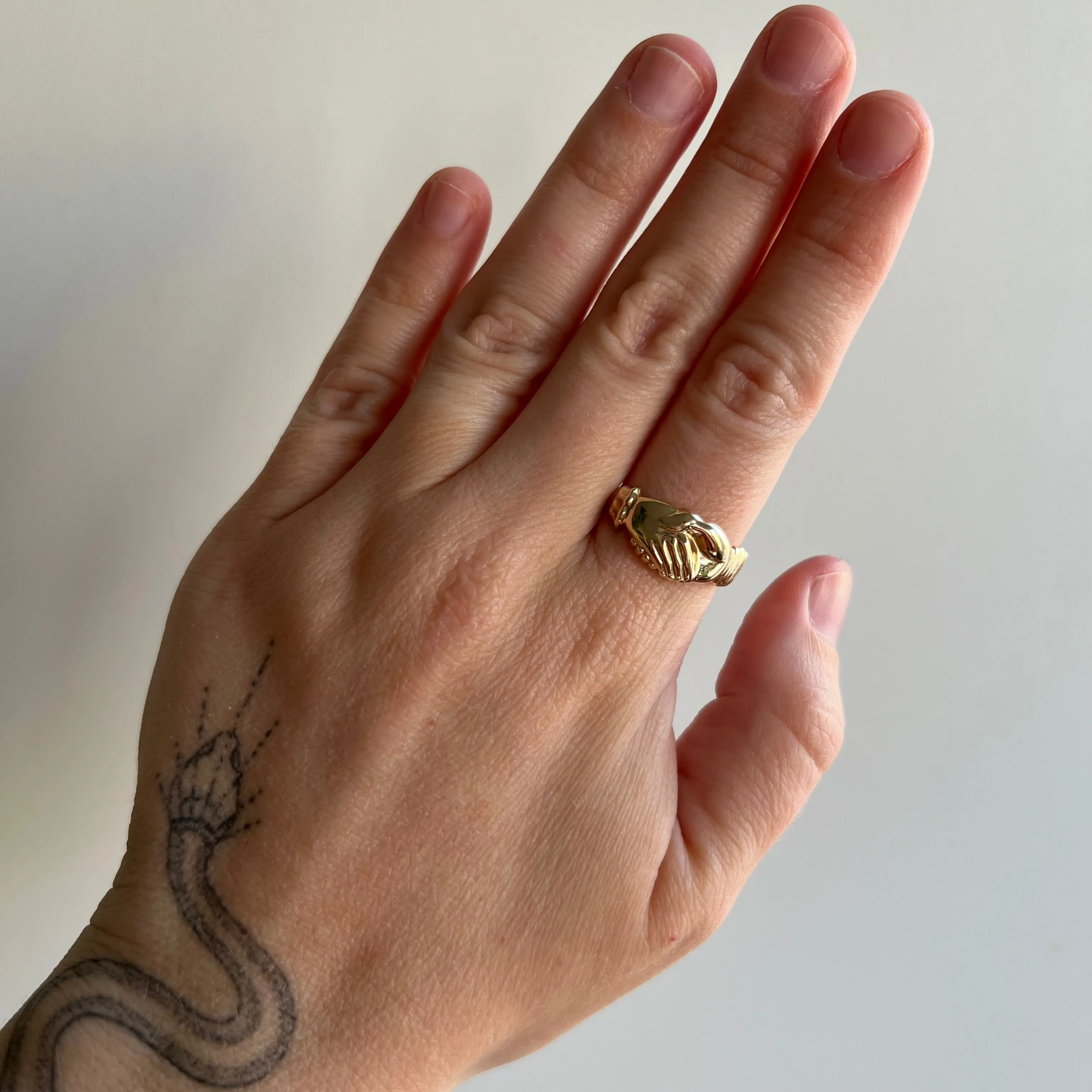 P R E - L O V E D // my hand in yours / 9k yellow gold / size 8.5 