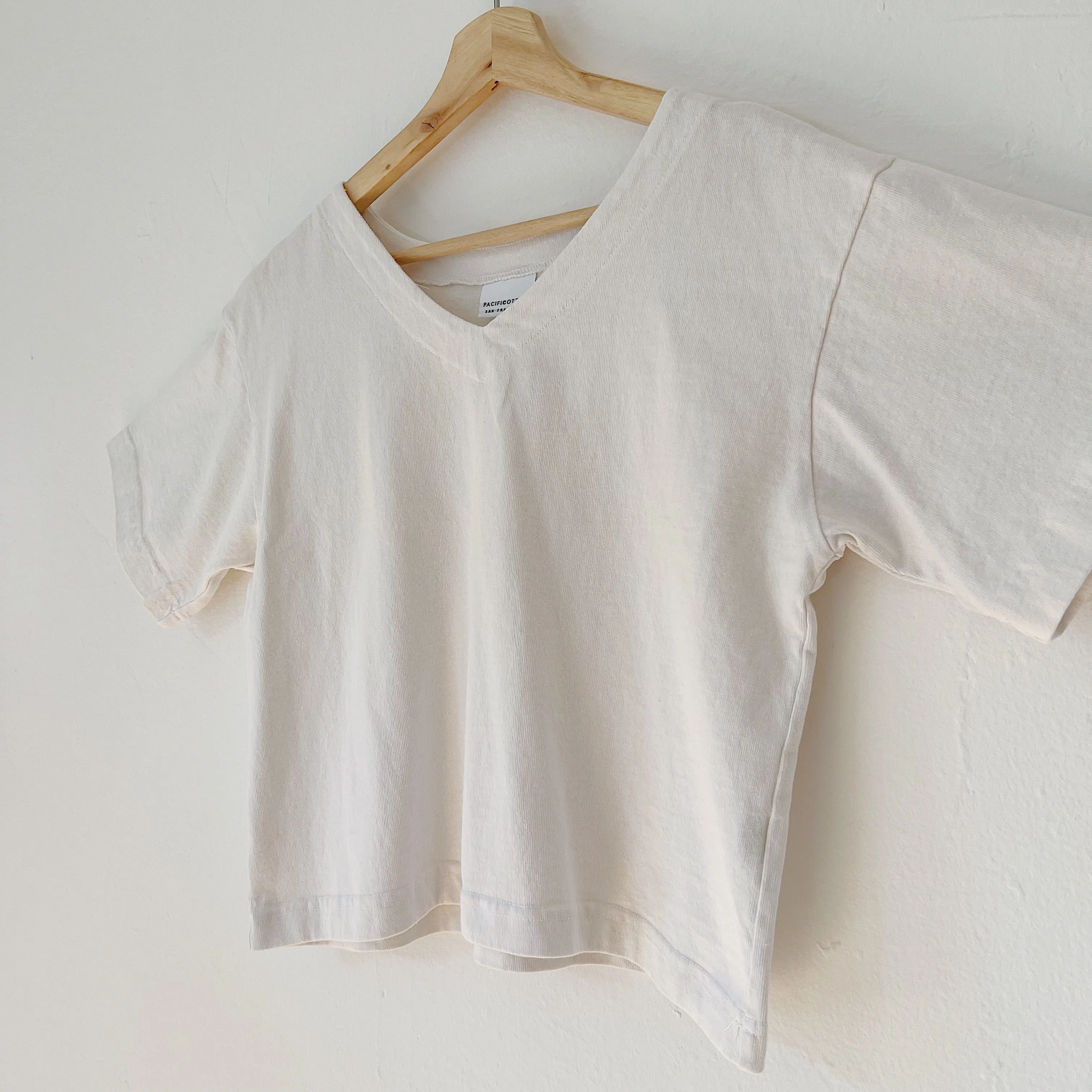 Pacific Cotton | Crop V-Neck in Cream