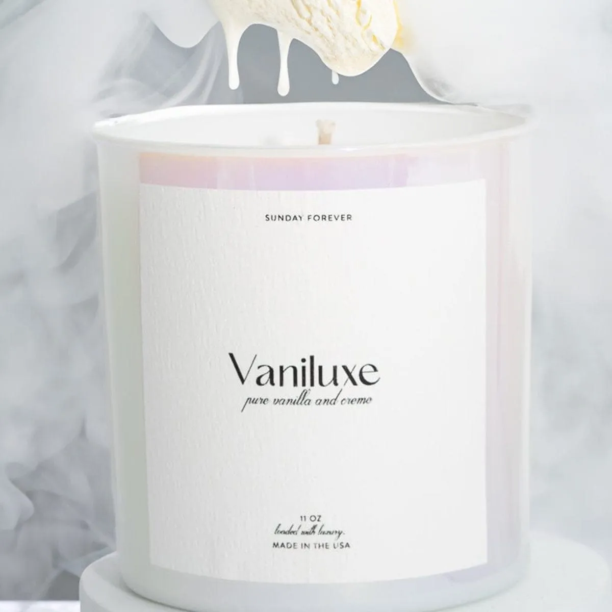 Vaniluxe Luxury Candle with Pure Vanilla and Cream